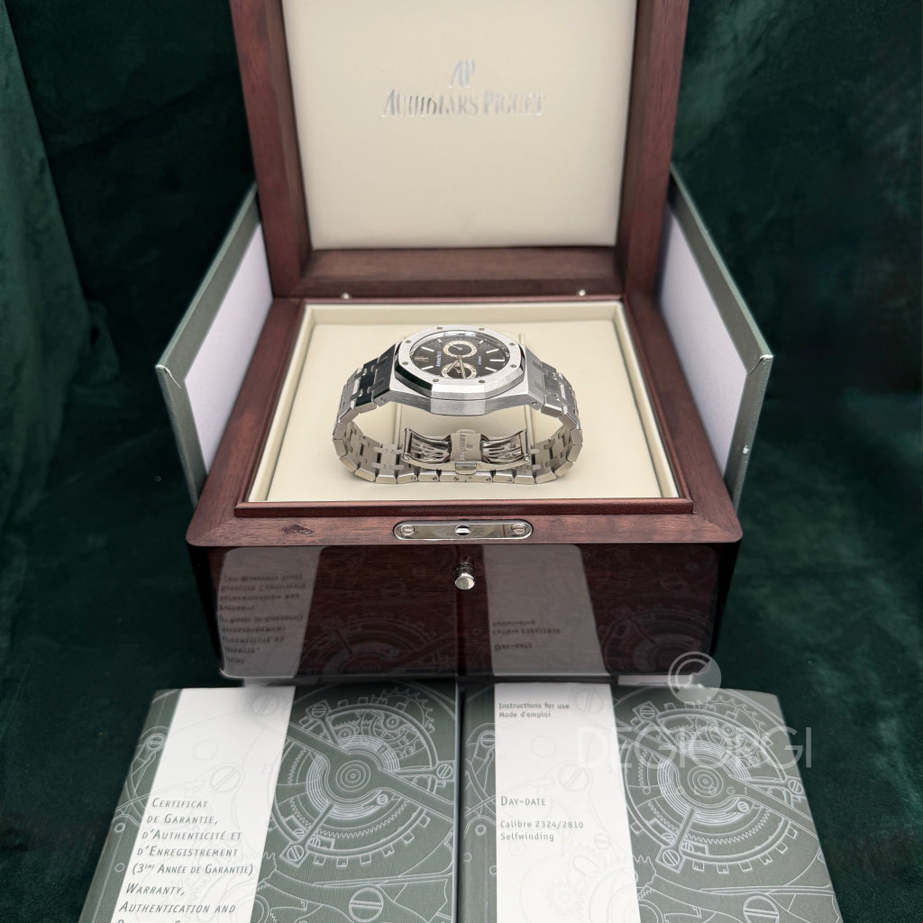 Audemars Piguet Royal Oak Day-Date 26330ST