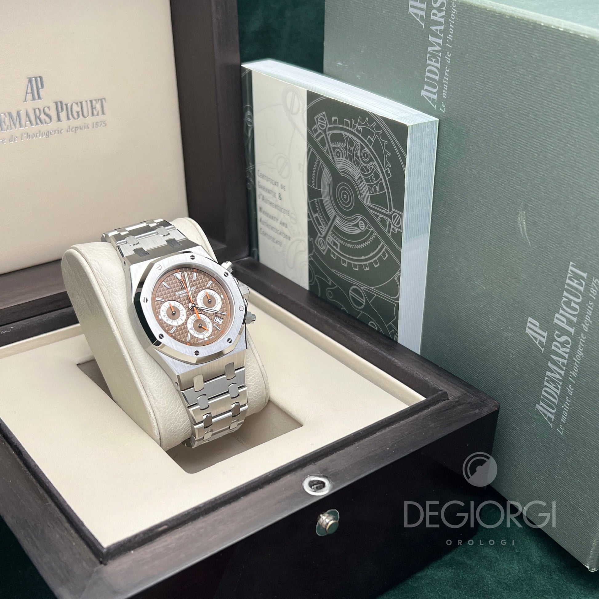 Audemars Piguet Royal Oak Chrono 26300St Brown Havana